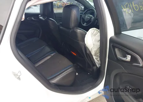 2016 Chrysler 200 S z USA, uszkodzony, nr VIN 1C3CCCDG8GN139632